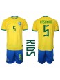 Brasilien Casemiro #5 Heimtrikotsatz für Kinder WM 2022 Kurzarm (+ Kurze Hosen)